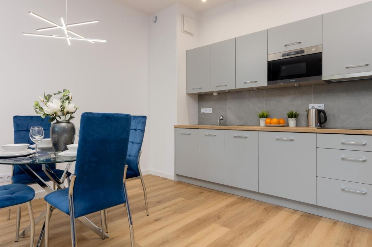 ורשה Apartment Avenue Solidarnosci On Wola By Noclegi Renters מראה חיצוני תמונה